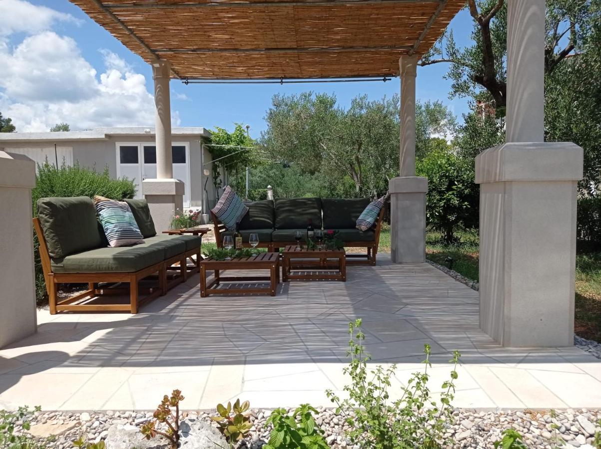 My Mediterranean Villa With Huge Garden And Own Parking Лумбарда Екстер'єр фото